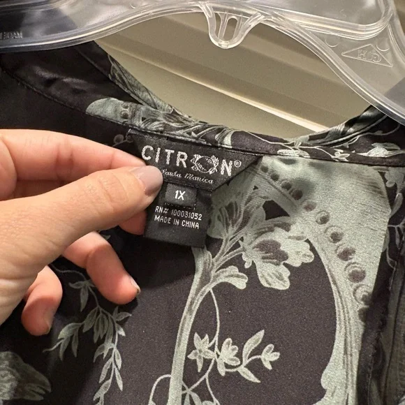 CITRON Santa Monica 1x Silk Black Button-Front Top Sage Peacock Print - Picture 5 of 11